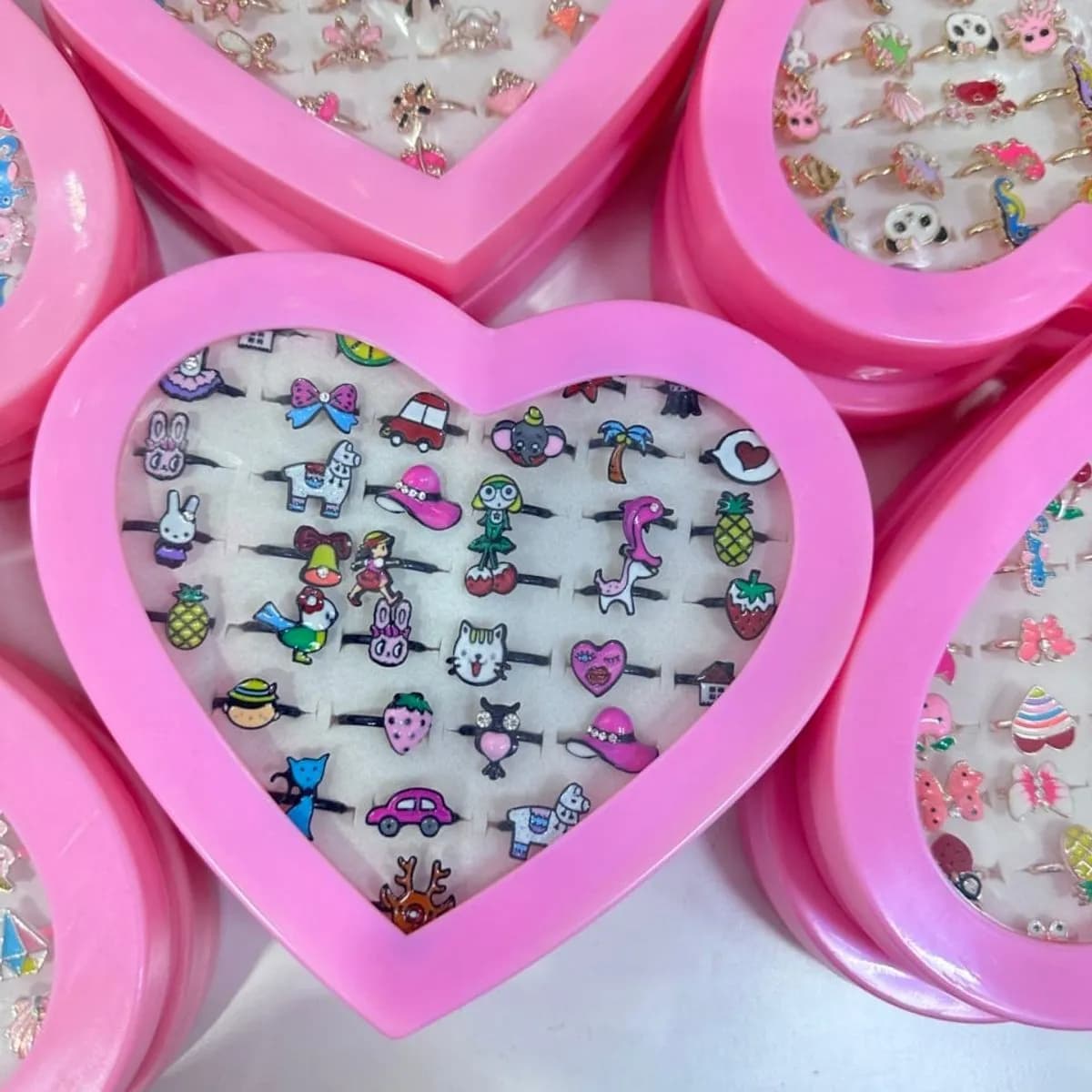 Zestaw Biżuterii dla Dzieci - 36 Pierścionków w Sercu, 6 szt