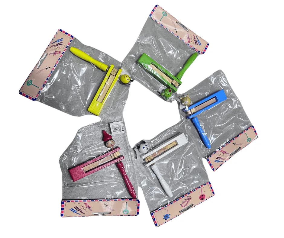 Drewniana Grzechotka Kołatka Mix Zwierzątka 12szt