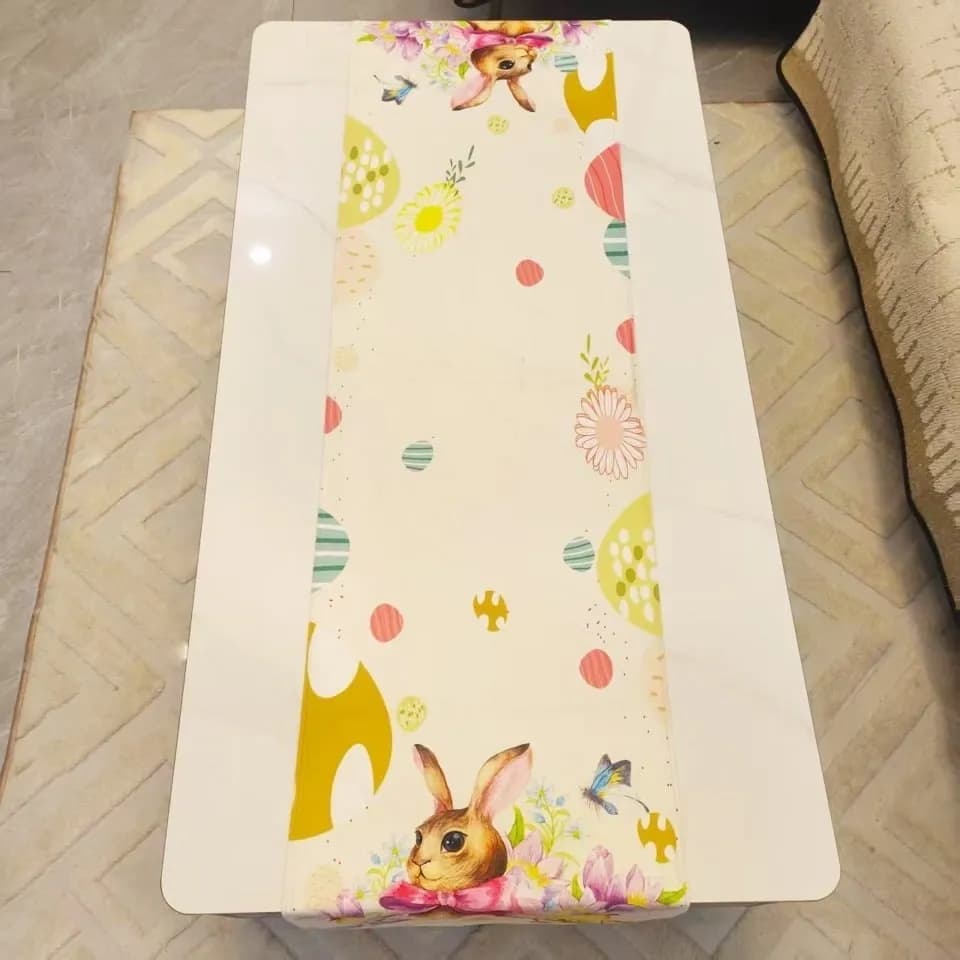 Bieżnik Wielkanocny 40x180cm, wzór w zajączki i kwiaty