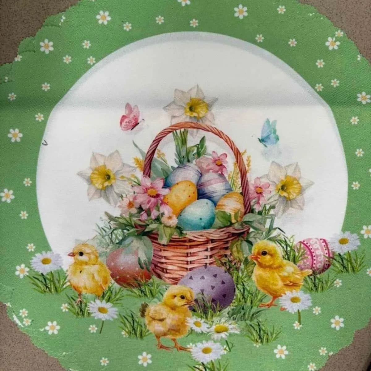 Serwetka Wielkanocna okrągła 40cm - motyw koszyczek i kurczaczki