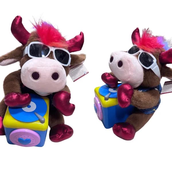 Maskotka Pluszowa na Baterie Muzyczna Byk DJ w Okularach