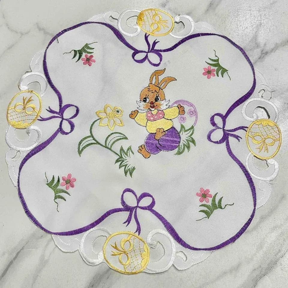 Bieżnik Wielkanoc 40x40cm haftowany zajączek biały
