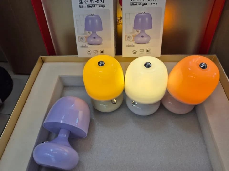 Lampka na noc LED Mini Night Lamp, mix kolorów, 6 szt.