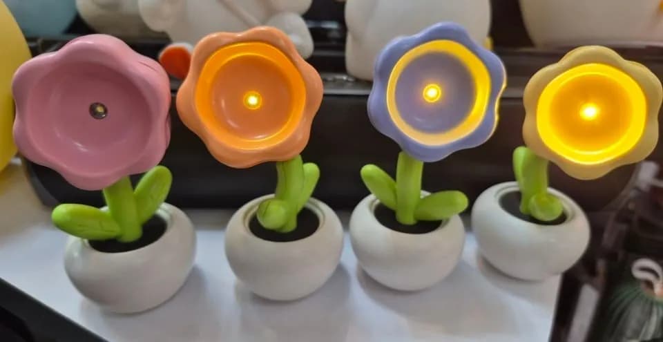 Lampka na noc kwiatek w doniczce LED, mix kolorów, 6 szt.