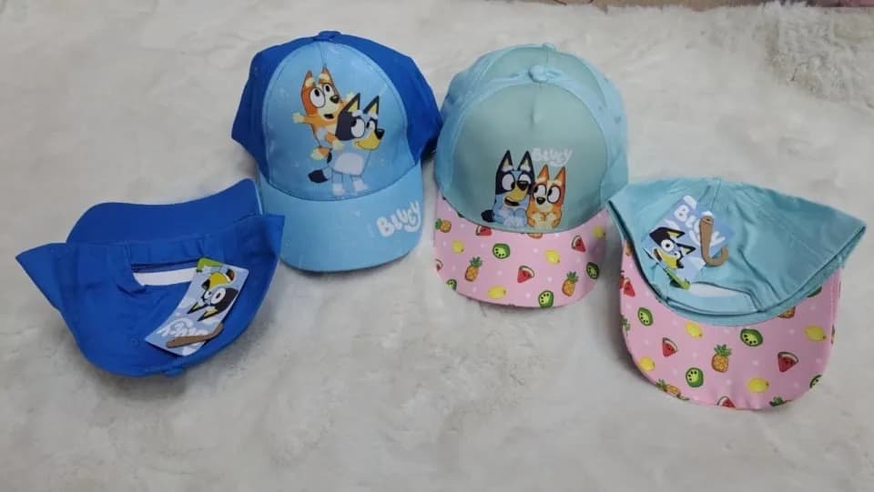 Czapka dla Dzieci Bluey z daszkiem, mix wzorów i kolorów