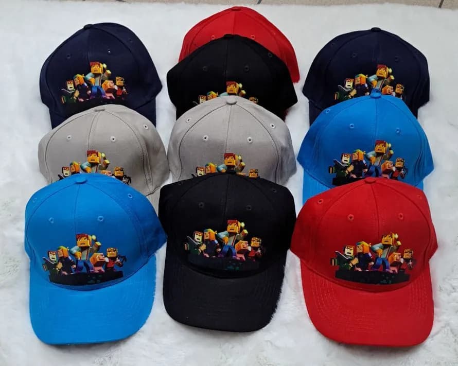 Czapka dla Dzieci z Daszkiem Mix Kolorów Grafika Pixel 10 szt.