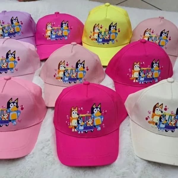 Czapka dla Dzieci Bluey z Daszkiem - Mix Kolorów 10 szt.