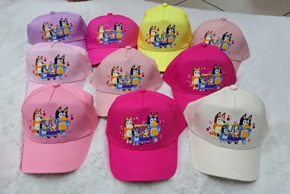 Czapka dla Dzieci Bluey z Daszkiem - Mix Kolorów 10 szt.