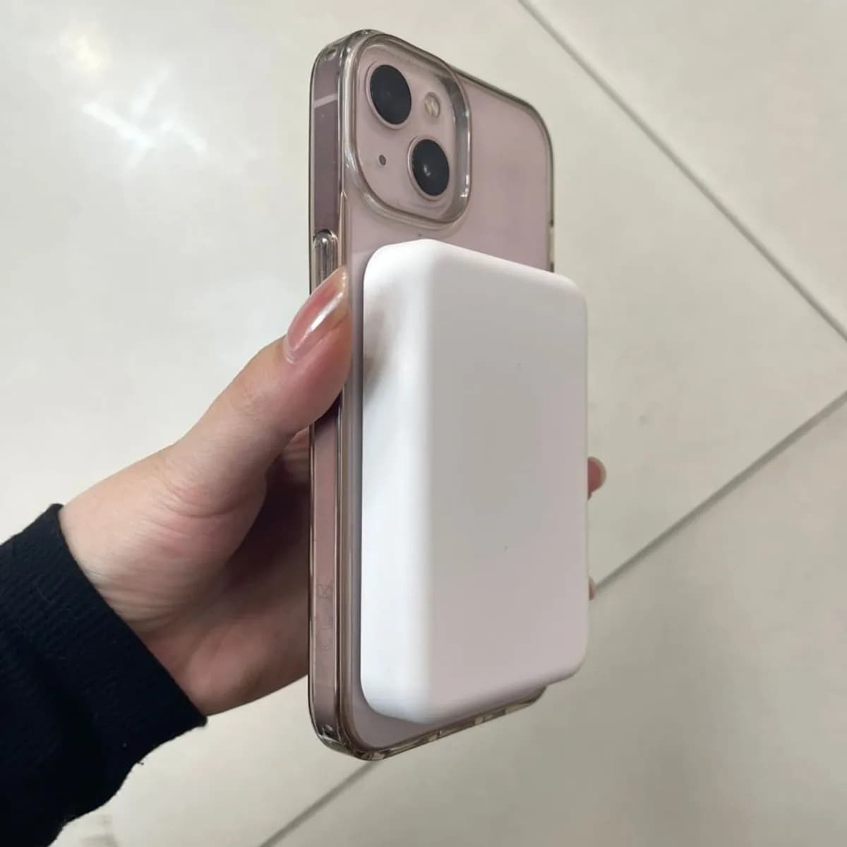 Power Bank Indukcyjny Magnetyczny Biały - Kompaktowy