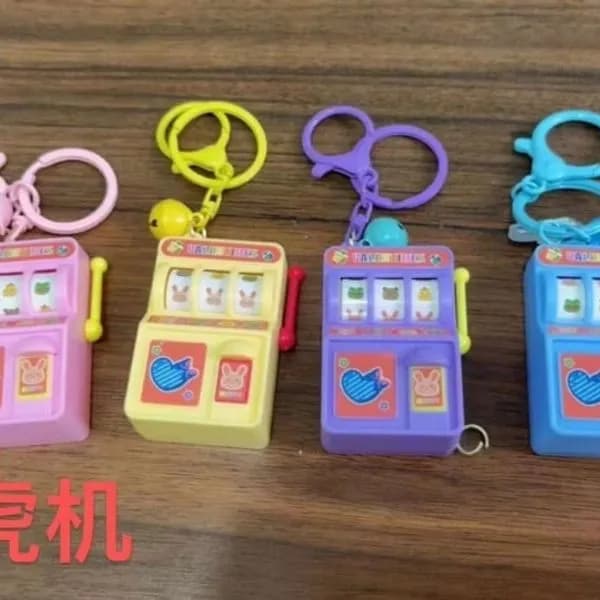 Brelok do Kluczy Mini Automat Jednoręki Bandyta Mix Kolorów 24szt