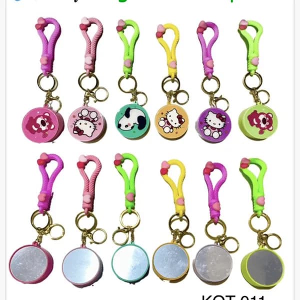 Brelok do Kluczy z Lusterkiem Postacie Mix Kolorów 12szt