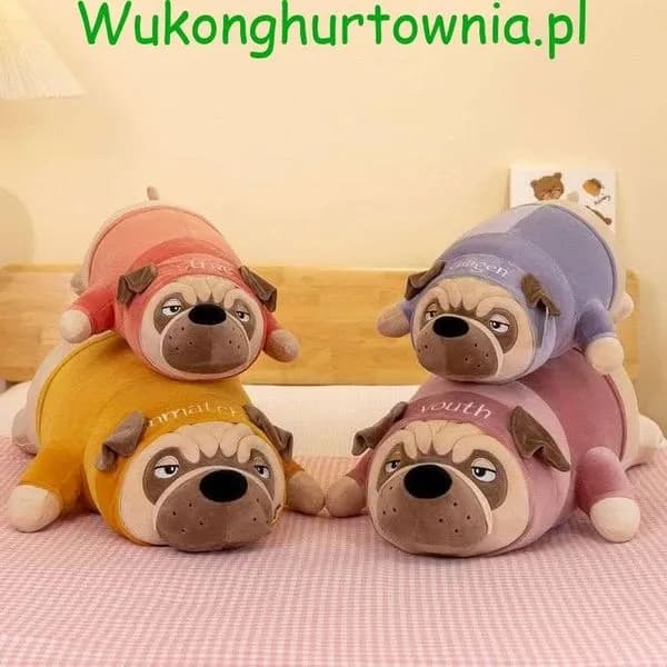 Maskotka Pluszowa 35cm Pies Mops w Kolorowej Bluzie Mix