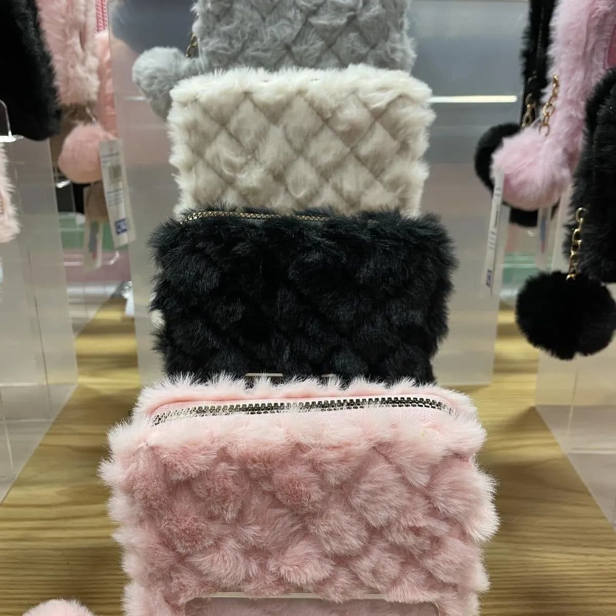 Mini Portfel Futrzany dla Dzieci z Pomponem - Mix Kolorów