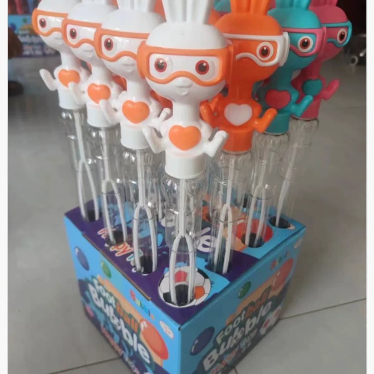 Miecz na Bańki Mydlane Królik w Goglach - Zestaw 16 szt.