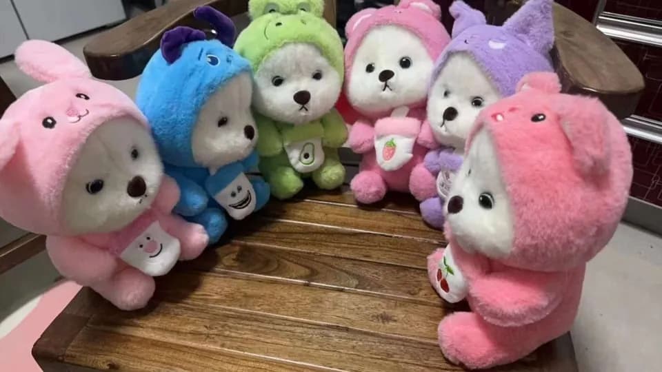 Maskotka Pluszowa 25cm Miś w Kolorowym Kostiumie Mix 6szt