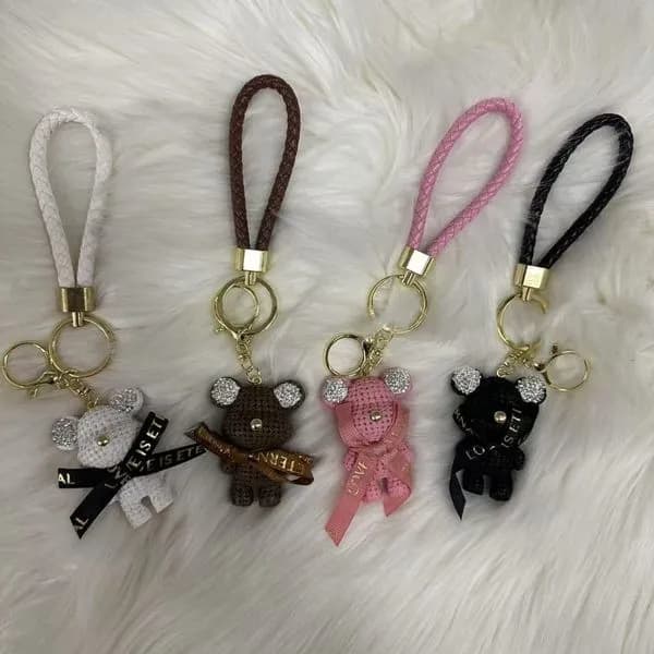 Brelok do Kluczy Miś z Plecionym Paskiem i Cyrkoniami 12 szt.