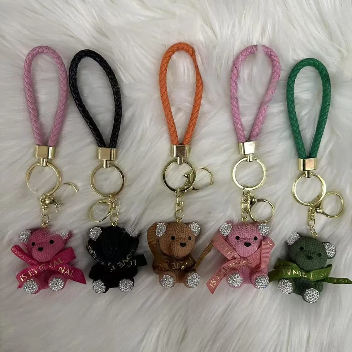 Brelok do Kluczy Miś z Cyrkoniami i Plecionym Paskiem 12 szt