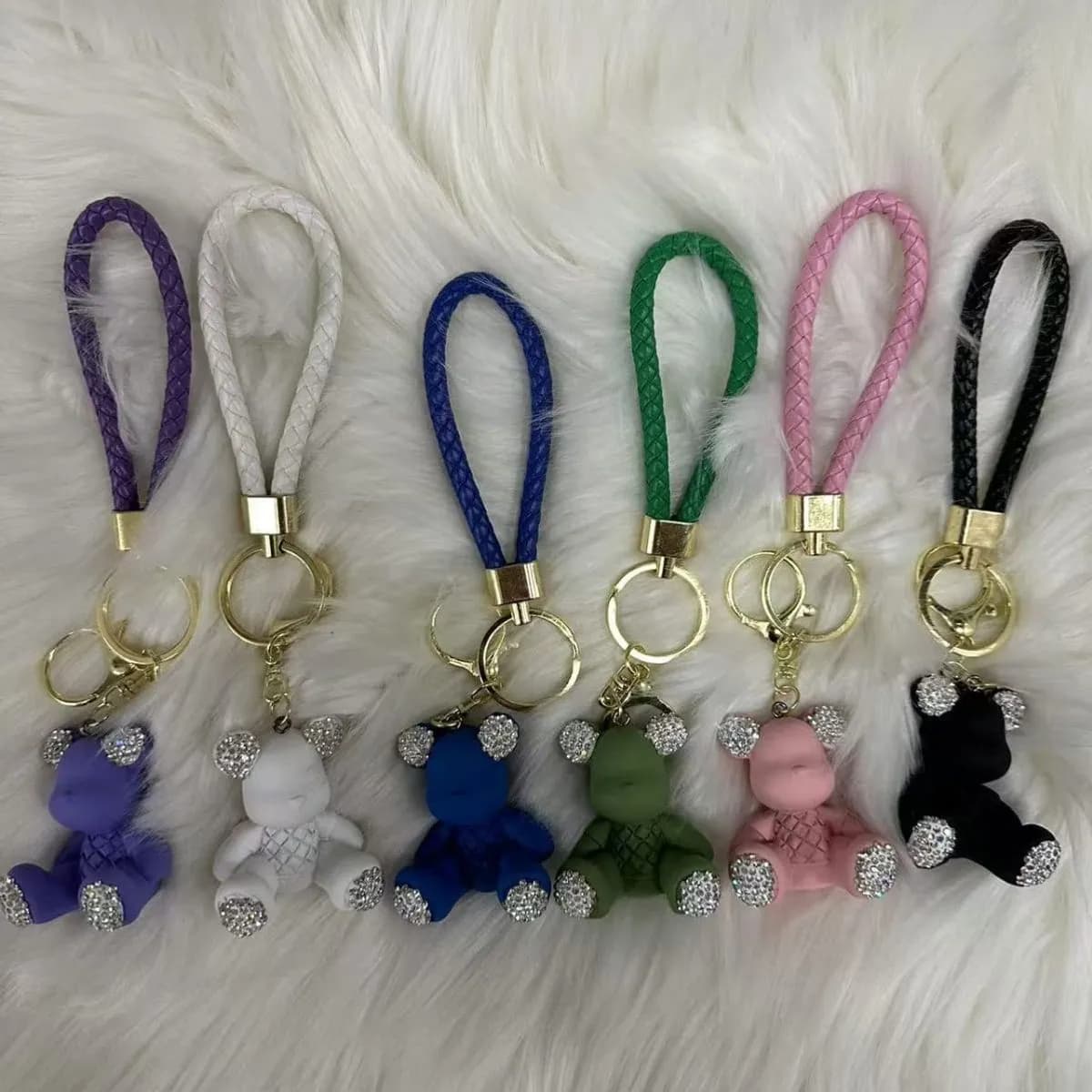 Brelok do Kluczy Miś z Cyrkoniami i Plecionym Paskiem, Mix 12szt