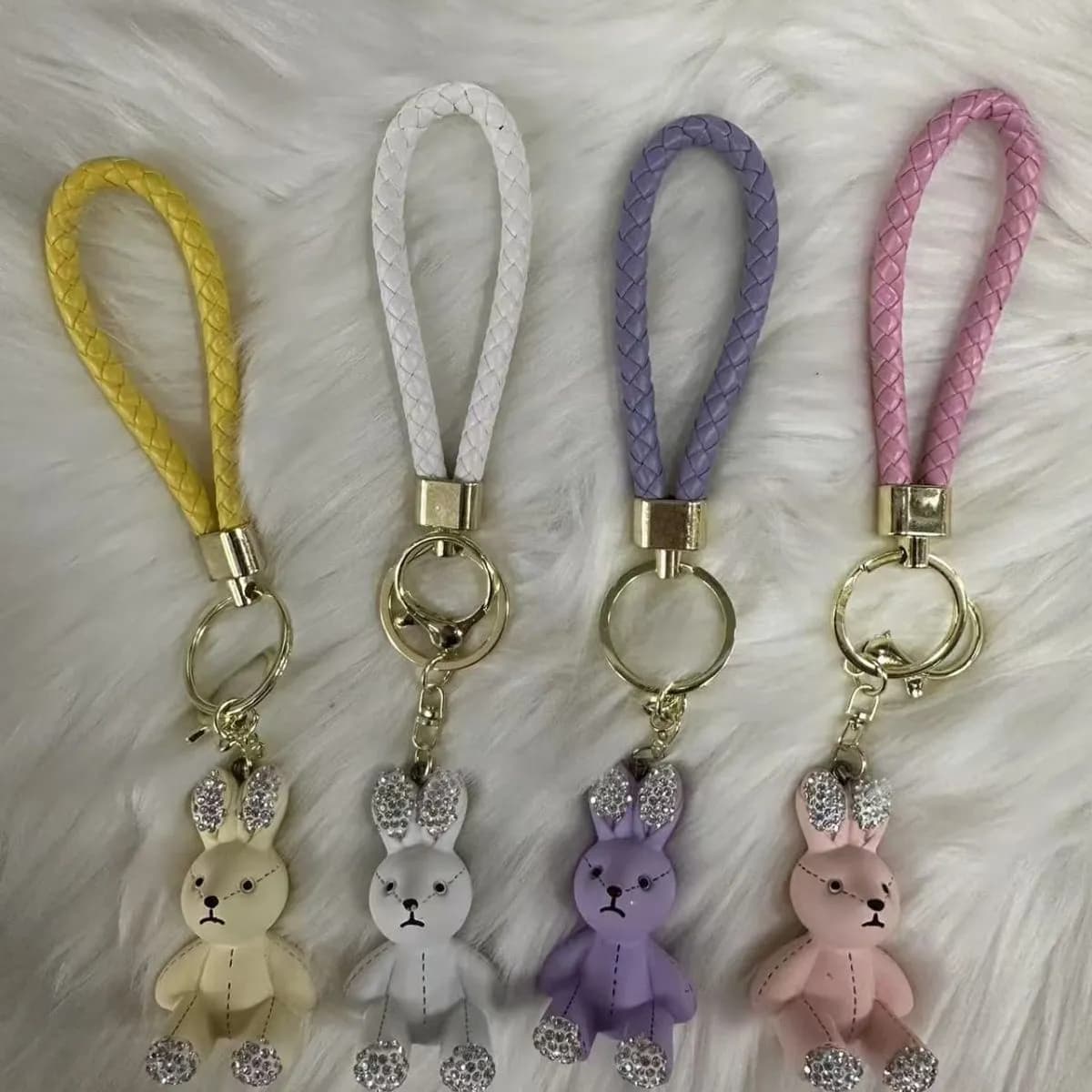 Brelok do Kluczy Królik z Cyrkoniami i Plecionym Paskiem 12szt