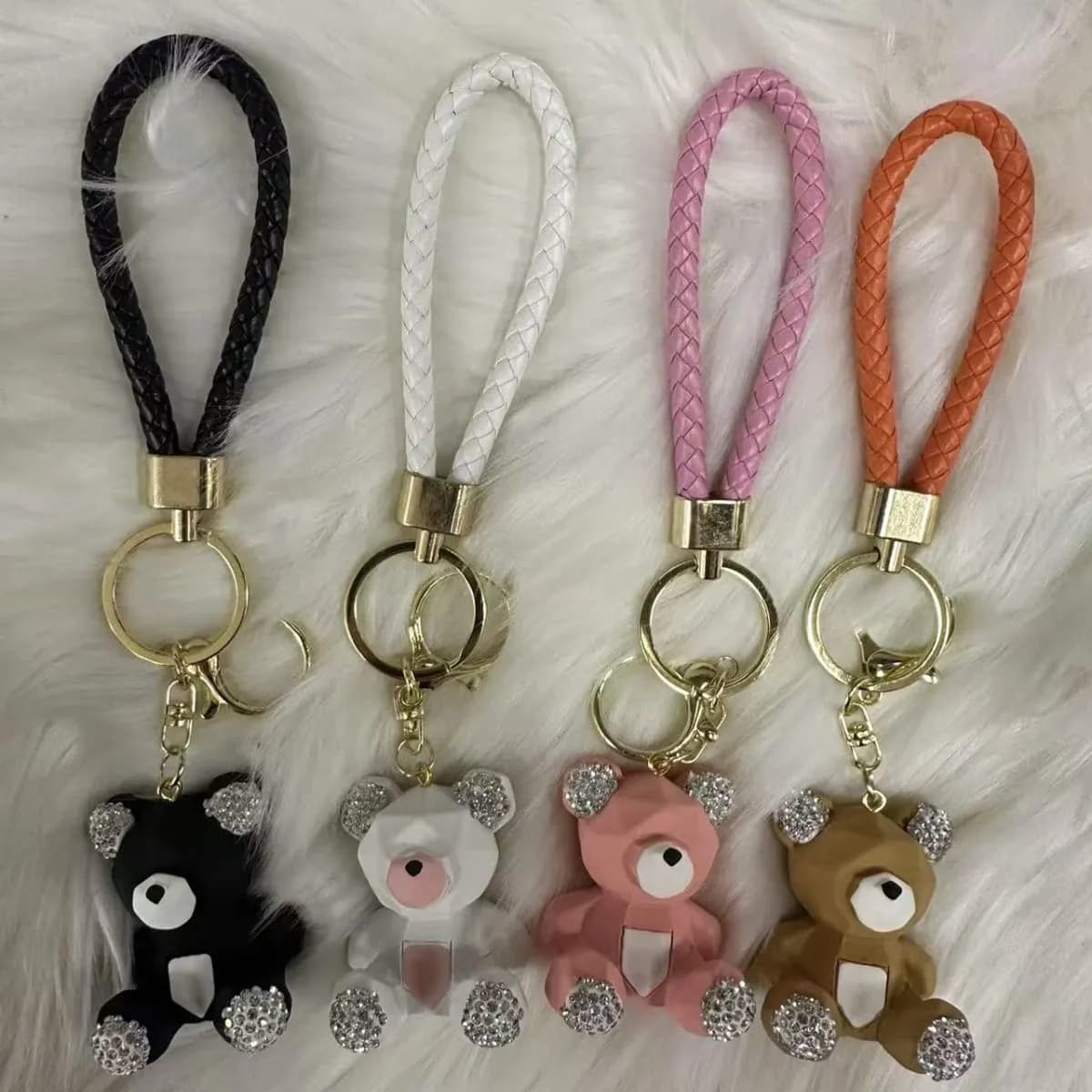 Brelok do kluczy Miś geometryczny z plecionym paskiem, 12 szt.