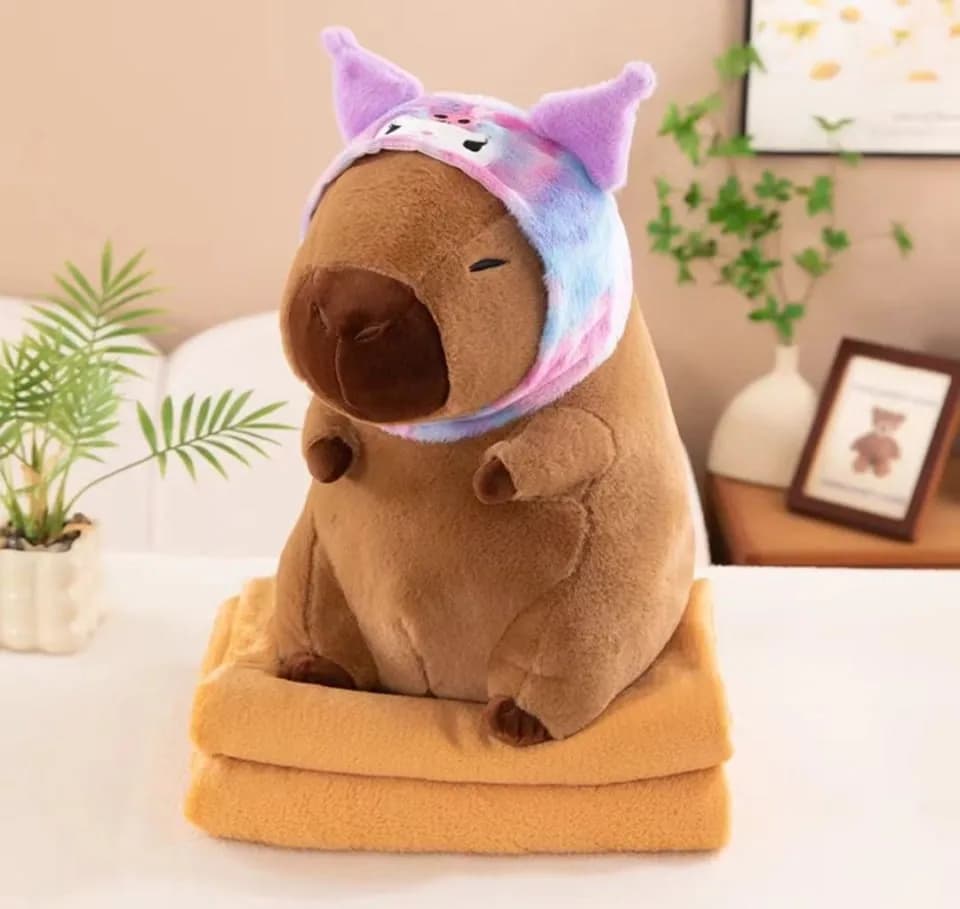 Maskotka Kapibara w Kapturku z Kocykiem 120x150cm