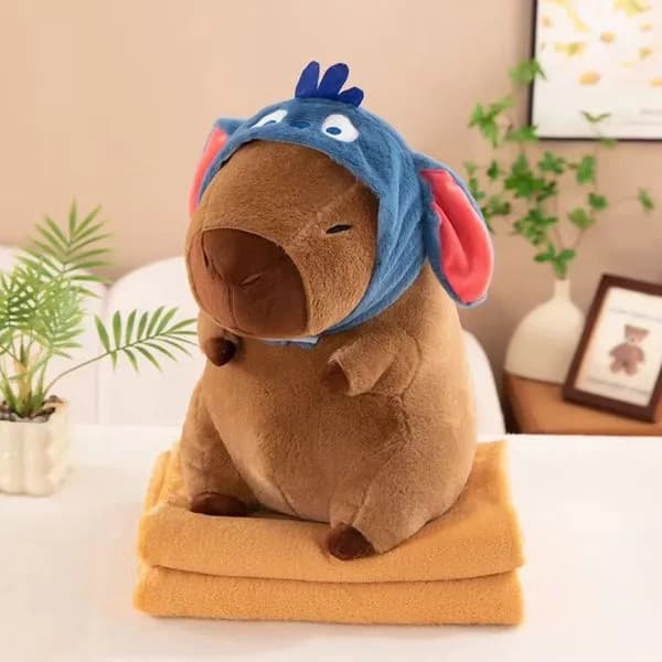 Maskotka Kapibara na Kocyku w Przebraniu Stitch - Zestaw 2w1