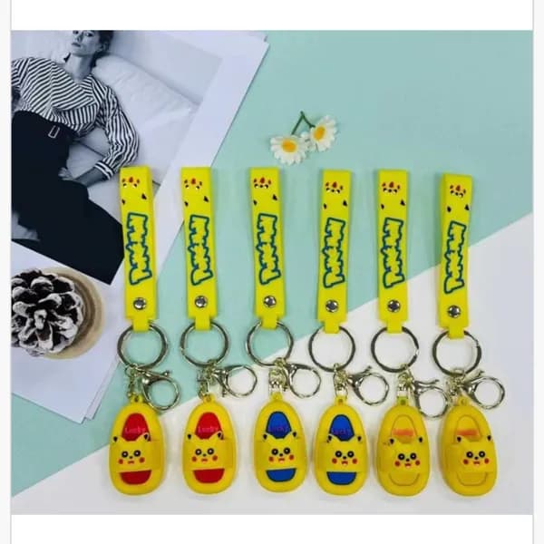 Brelok do Kluczy Pokemon Pikachu z Paskiem i Zawieszką Klapek