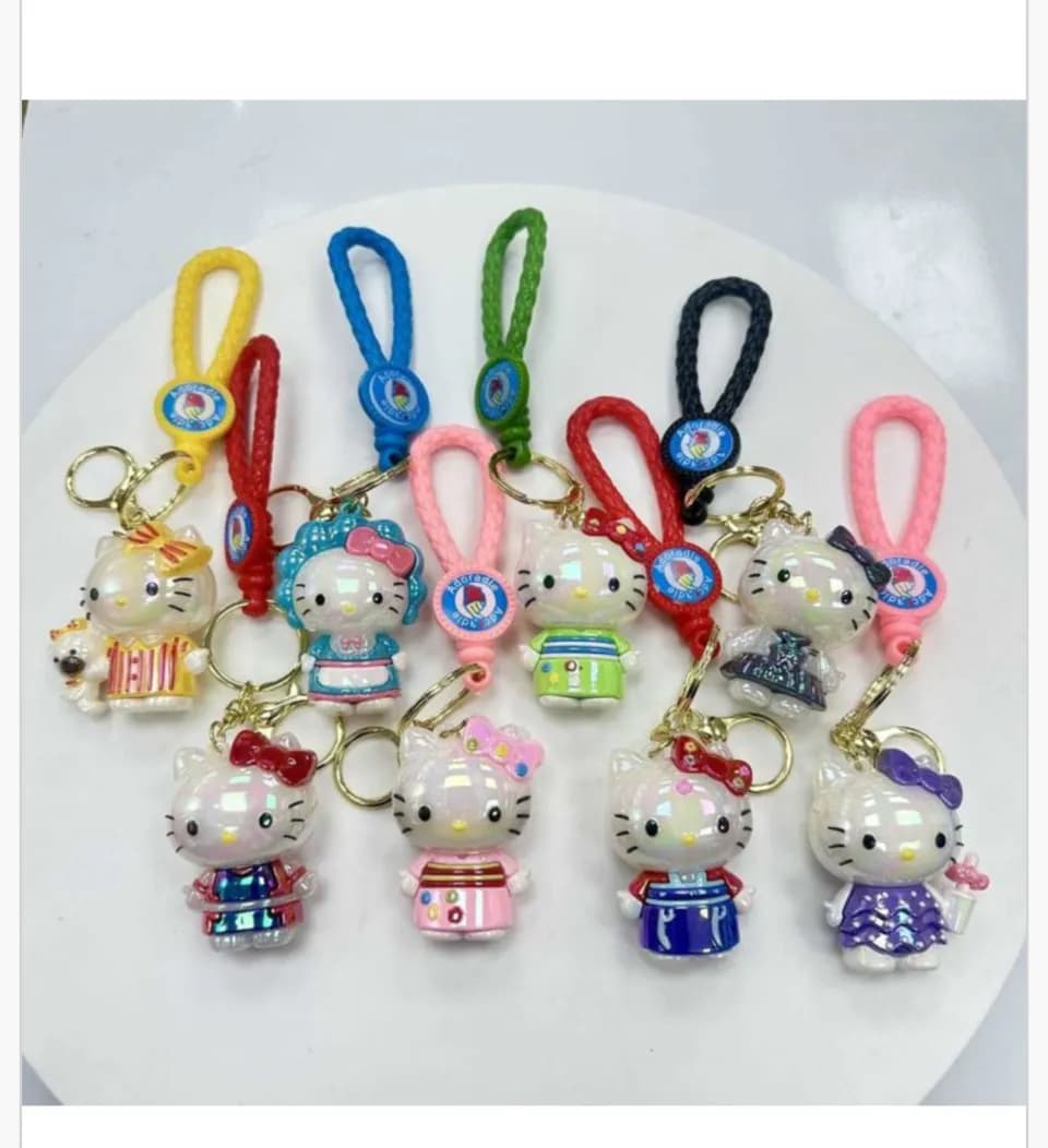 Brelok do Kluczy Hello Kitty Figurka Perłowa Mix Kolorów 24szt
