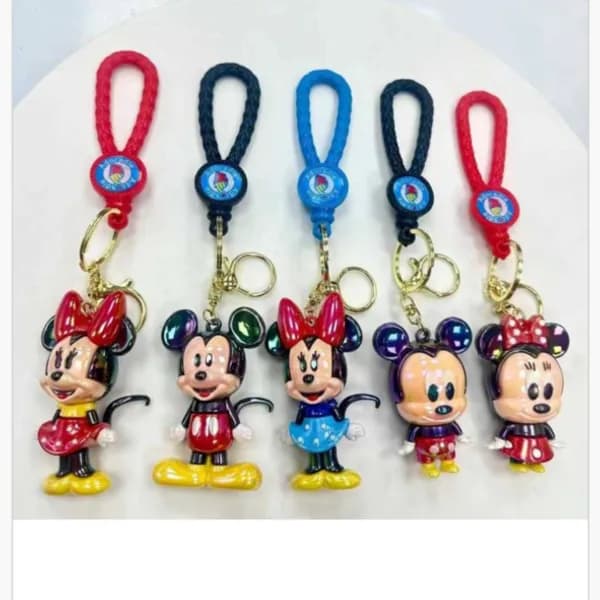 Brelok do Kluczy Mickey Mouse i Minnie, Figurka z Plecionym Paskiem