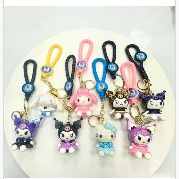 Brelok do Kluczy Sanrio Figurka 3D z Plecionym Paskiem - 24 szt.