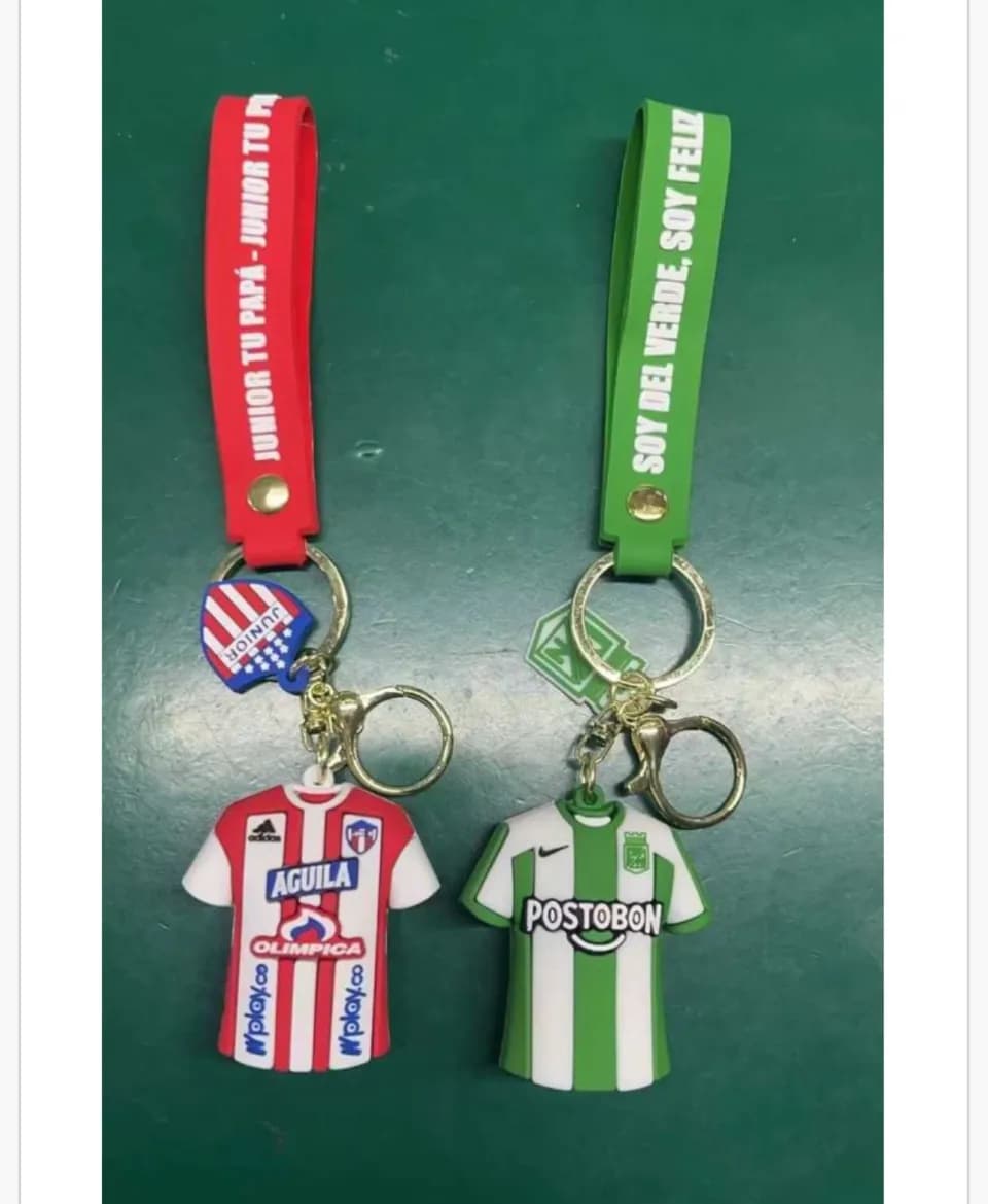 Brelok do kluczy silikonowy koszulka piłkarska mix wzorów