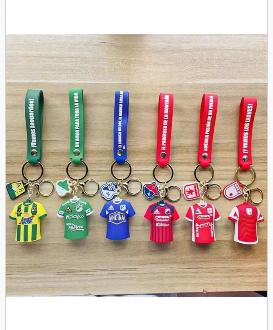 Brelok do Kluczy Koszulka Piłkarska Silikonowy Mix Wzorów 24szt