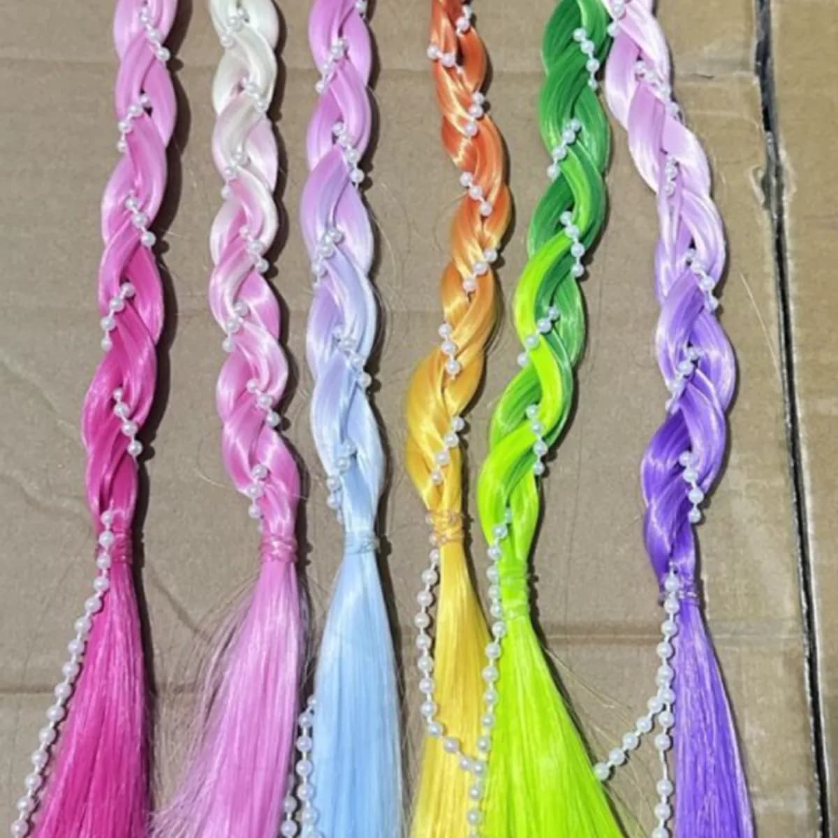 Debata o Perukach - Warkocze na Gumce z Perełkami, 24 szt.