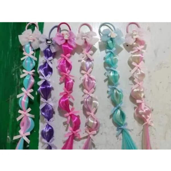 Gumka do włosów z kolorowym warkoczem i kokardą - Debata o Perukach