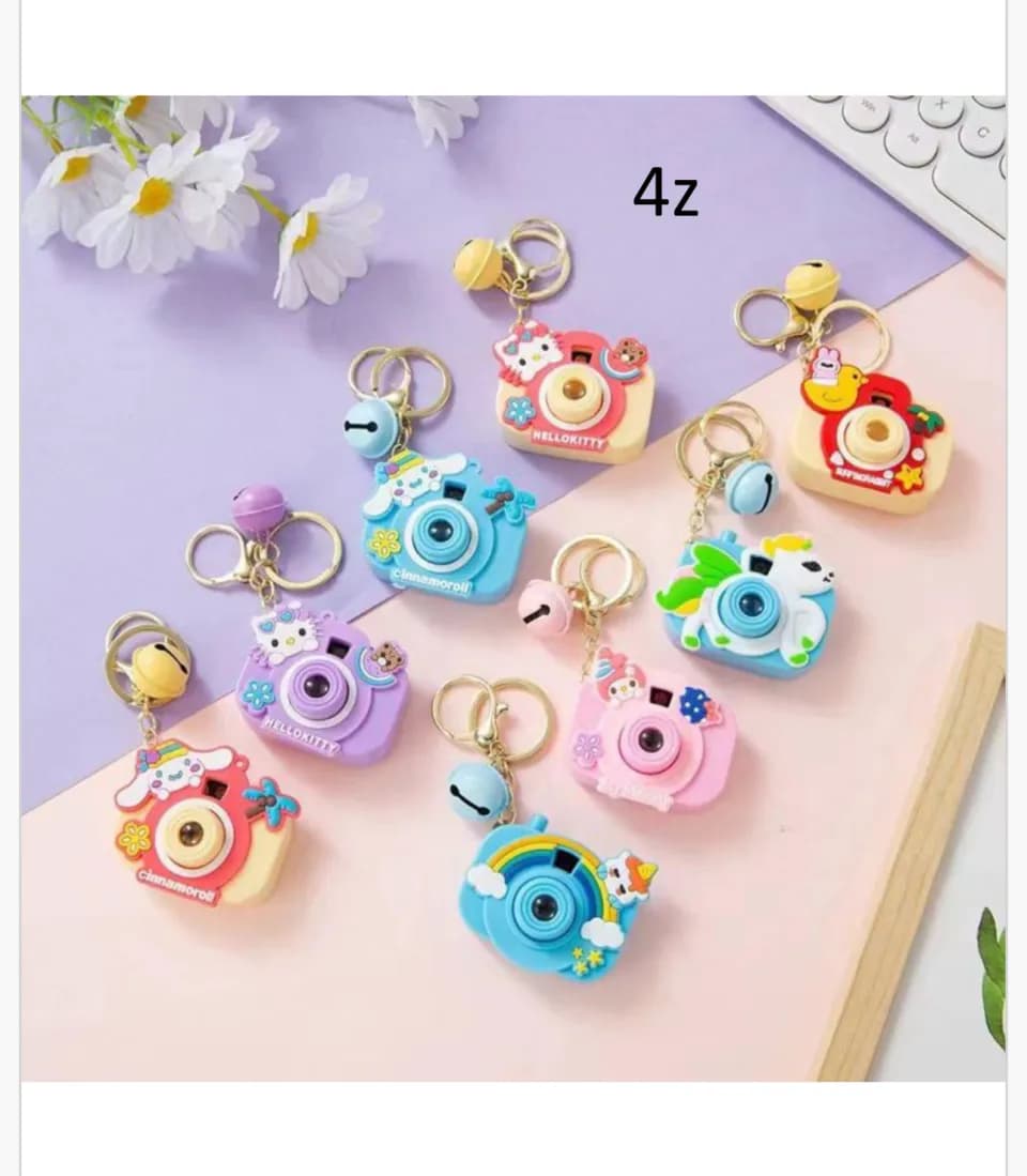 Brelok do kluczy aparat fotograficzny z dzwoneczkiem 24 szt.