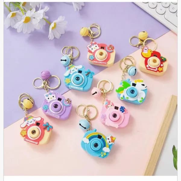 Brelok do Kluczy Aparat Fotograficzny z Dzwonkiem Mix Wzorów 24szt