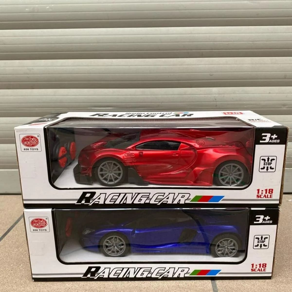 Samochód Sterowany Racing Car 1:18 R/C Mix Kolorów 858 Toys