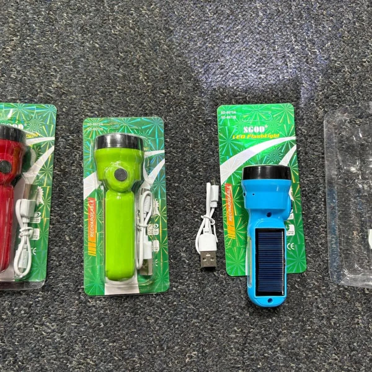 Latarka LED ładowana USB z panelem solarnym