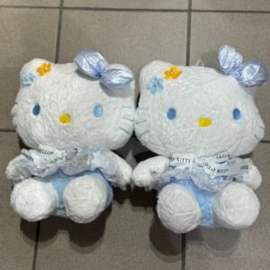 Pluszowa Hello Kitty z Kokardką